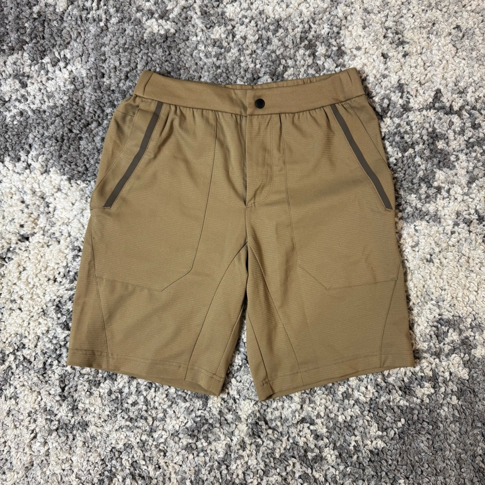 C9 by Champion, Men’s Khaki Brown Hybrid Activewear Workout Shorts, Small